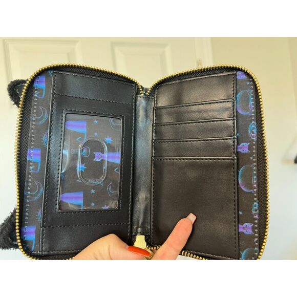 Furry Plush Loungefly Disney Hocus Pocus Binx Head Wallet - Picture 3 of 3